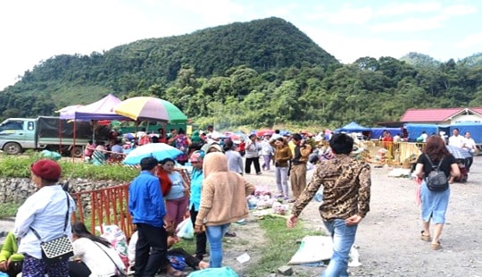 Chợ vùng biên xứ Nghệ tạm dừng hoạt động vì dịch Covid-19