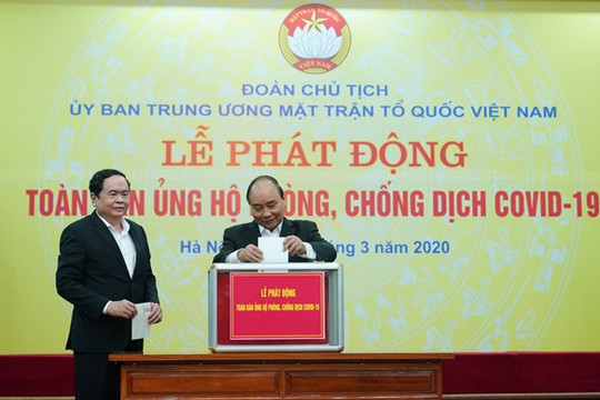Rằng qua cơn hoạn nạn mới hiểu tận lòng nhau!