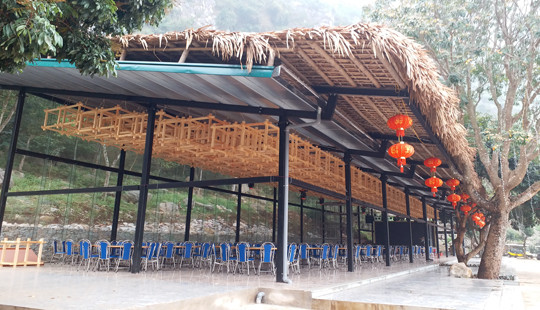 Khu du lịch không phép trong lòng danh thắng quốc gia