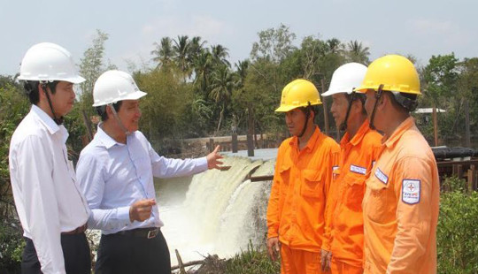 Ưu tiên cấp điện cho bà con miền Tây ứng phó hạn mặn