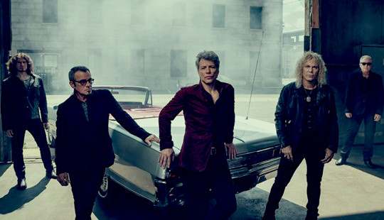 Ngôi sao nhạc rock David Bryan dương tính với Covid-19