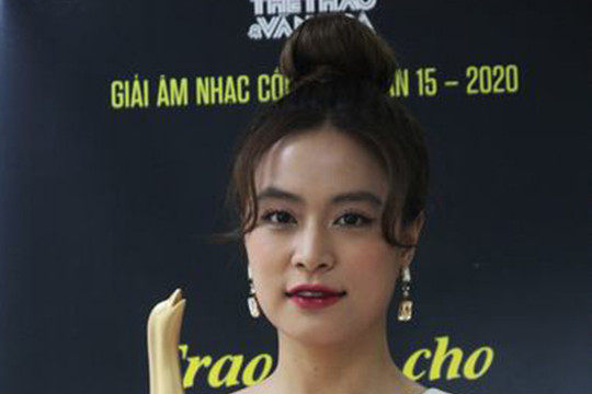 Hoàng Thùy Linh thắng vang dội giải âm nhạc cống hiến