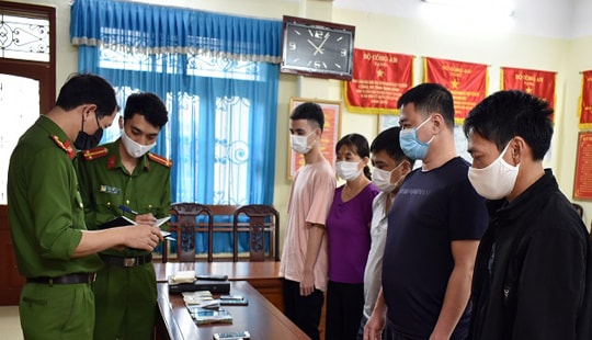 Triệt phá đường dây đánh bạc sử dụng công nghệ cao