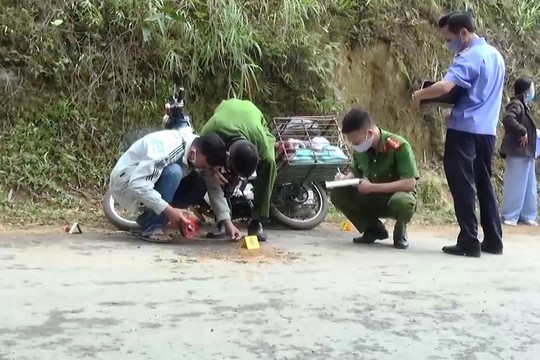 Bắt đối tượng chặn đường dùng hung khí chém người, cướp tài sản