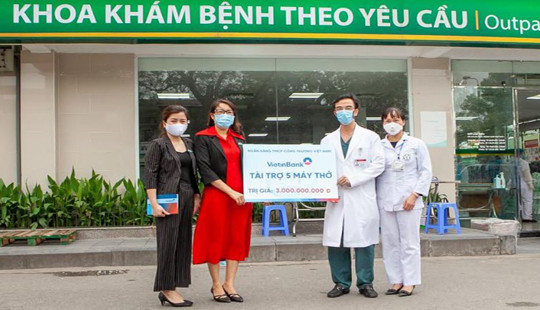 VietinBank tài trợ 5 máy trợ thở trị giá 3 tỷ đồng cho Bệnh viện Bạch Mai