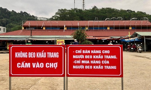Lào Cai: Tiểu thương chợ trung tâm huyện Bảo Thắng chung tay phòng chống dịch Covid-19