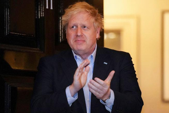 Thủ tướng Anh Boris Johnson nhập viện vì Covid-19