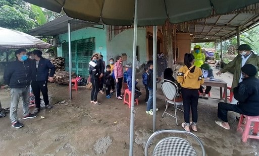 15 người trốn trong xe tải về quê viếng đám ma