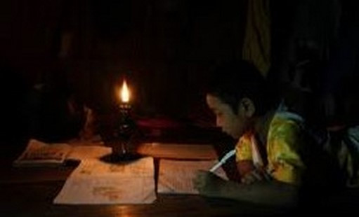 “Khát” điện sáng ngay chân nhà máy thủy điện