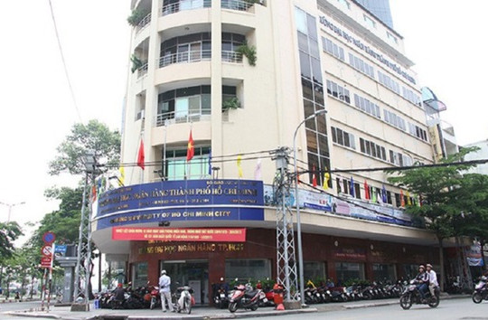 Tạm đình chỉ công tác 7 cán bộ Trường Đại học Ngân hàng TP.HCM