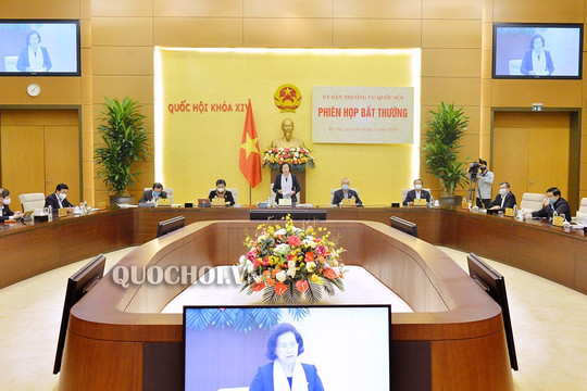 UBTVQH họp bàn các biện pháp hỗ trợ người dân gặp khó khăn do dịch Covid-19