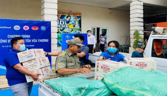 Người có hoàn cảnh khó khăn ấm lòng trong mùa đại dịch