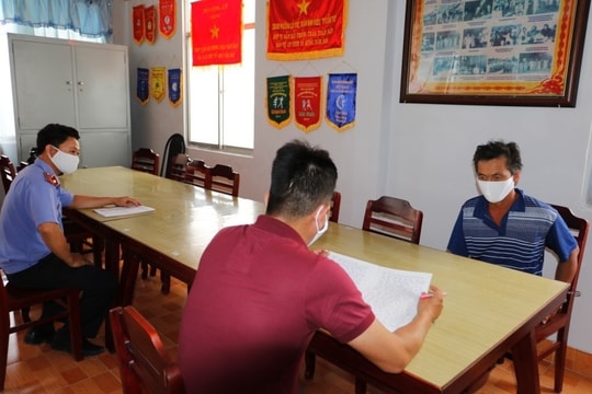 Khởi tố, bắt giam đối tượng tấn công công an vì bị nhắc nhở đeo khẩu trang
