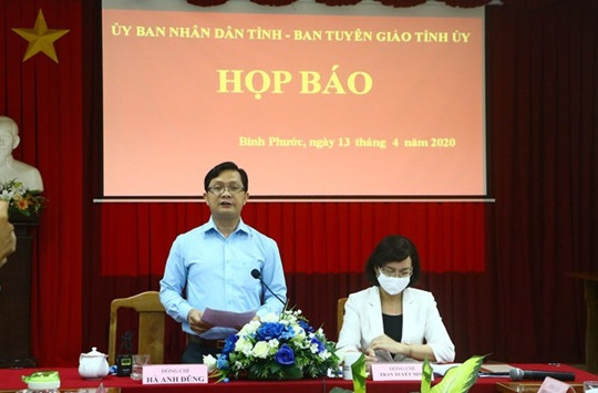 Bình Phước họp báo khẩn vụ Phó Chủ tịch HĐND chống đối đo thân nhiệt