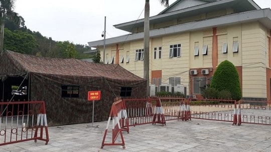 Người đàn ông Đức trốn cách ly tập trung, mua vé tàu ra Hà Nội