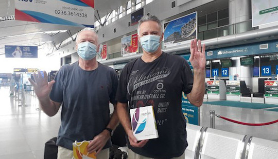 Bệnh nhân 22 có kết quả âm tính với Covid-19 sau khi về Anh