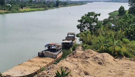 Đà Nẵng: Bãi tập kết cát trái phép hoạt động công khai