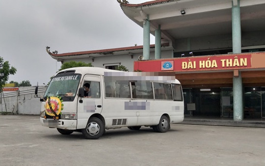 Tạm giữ nhóm đối tượng "bảo kê" dịch vụ hỏa táng ở Nam Định