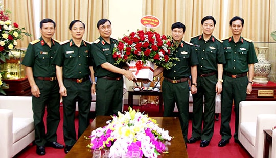 Thăng quân hàm Thiếu tướng, bổ nhiệm Đại tá Hoàng Văn Hữu làm Phó Tư lệnh Quân khu 1
