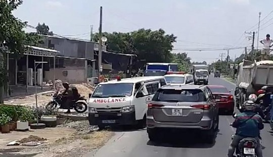 Phạt tiền, tước bằng lái tài xế cản trở 2 xe cứu thương