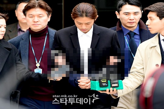Jung Joon Young lãnh án cho tội cầm đầu phòng chat tình dục ở showbiz Hàn