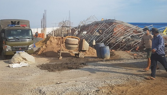 Sập công trình xây dựng ở Đồng Nai, 10 người chết