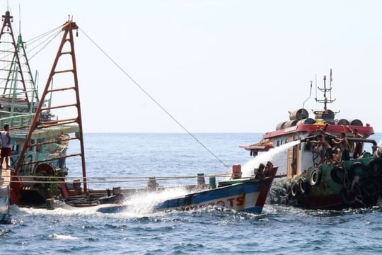 Chìm tàu cá Việt Nam trong khu vực EEZ của Indonesia: Bộ Ngoại giao cập nhật thông tin