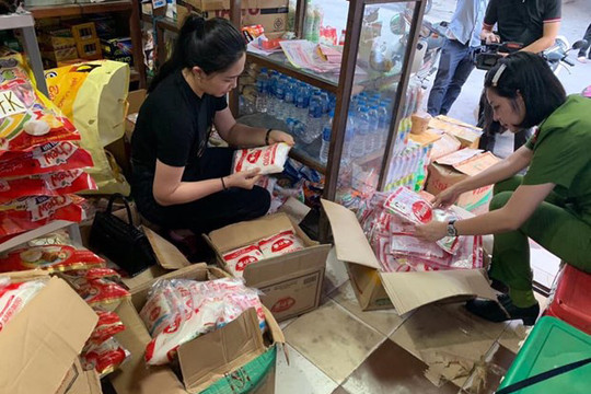 Hà Nội: Thu giữ 1,4 tấn bột ngọt giả nhãn hiệu Ajinomoto