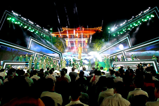 Chương trình cầu truyền hình "Hồ Chí Minh - Sáng ngời ý chí Việt Nam"