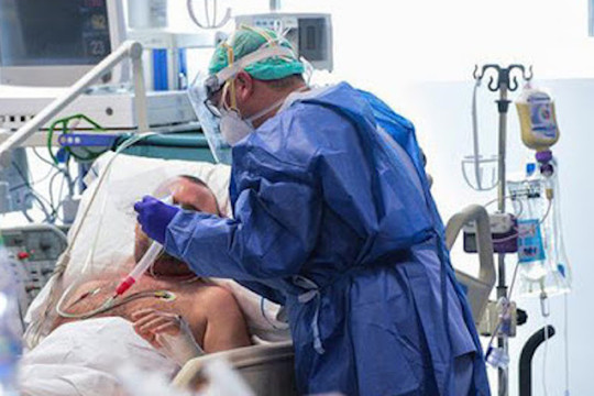 Phi công người Anh mắc Covid-19 đã 10 ngày liên tục âm tính với SARS-CoV-2
