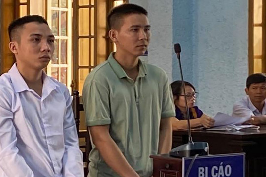 Dùng súng đe dọa tài xế, cướp taxi trong đêm
