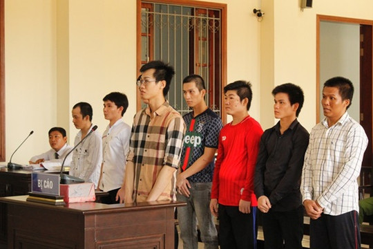 Chủ tiệm in thiệp cưới lĩnh 14 năm tù vì in tiền giả