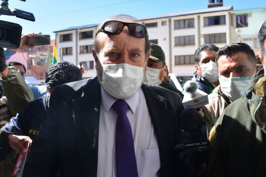 Nâng khống giá máy trợ thở phòng chống COVID-19 ở Bolivia: Bộ trưởng Y tế bị bắt
