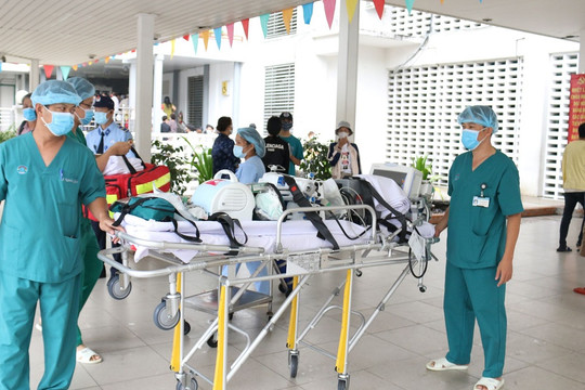 Phi công người Anh mắc Covid-19 ngưng lọc máu