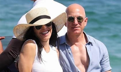 Cuộc sống hiện tại của tỷ phú Jeff Bezos - ông chủ Amazon sau vụ ly hôn đắt nhất lịch sử với vợ cũ để chạy theo 'tiểu tam'