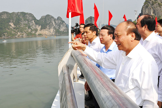 Thủ tướng: Quảng Ninh là hình mẫu về chuyển đổi mô hình kinh tế thành công từ đen sang xanh