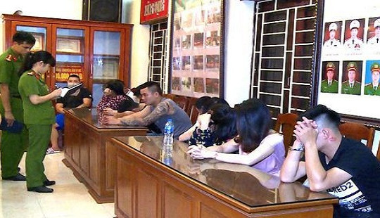 Bắt 16 đối tượng mở tiệc ma túy trong biệt thự