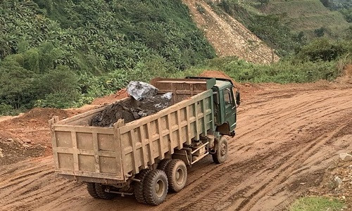 CTCP Phân Lân nung chảy Lào Cai: Khai thác quặng trái phép tại khu vực ngoài dự án?