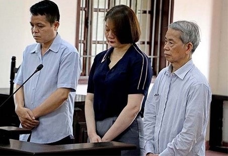 Nữ cán bộ Thanh tra tỉnh Hòa Bình lừa xin việc để chiếm đoạt tài sản