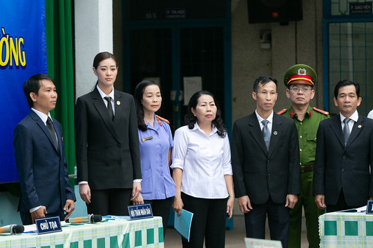 Hoa hậu Khánh Vân trong phiên tòa giả định