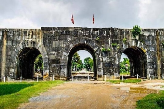 Giảm giá vé Thành nhà Hồ để hút du khách