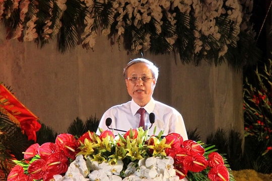 Khánh thành tượng đài “Chủ tịch Hồ Chí Minh với nhân dân Quảng Bình”