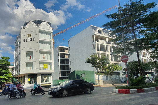Vụ việc tranh chấp tại Công ty Kim Anh: Tòa “cấm dịch chuyển” 14 căn nhà tại dự án Phố Wall