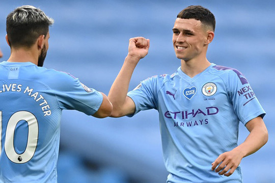 Man City đè bẹp Burnley dù không có De Bruyne đá chính