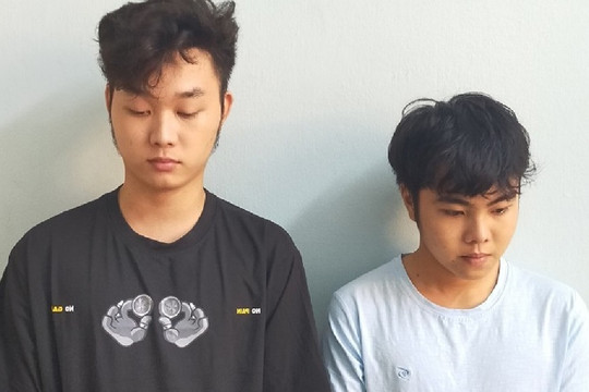 Bắt 2 thanh niên lừa trúng thưởng qua mạng, chiếm đoạt hơn 400 triệu đồng