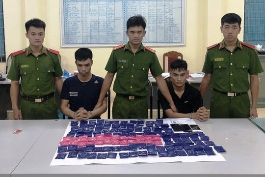 Bắt giữ 4 đối tượng liên quan đến mua bán hơn 23.000 viên ma túy tổng hợp