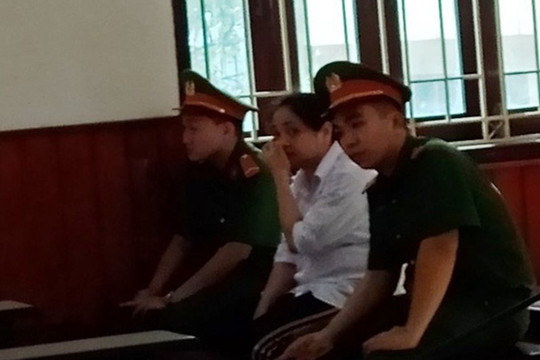 Làm giả thẻ ngành lừa đảo, nguyên kế toán công an huyện lĩnh án