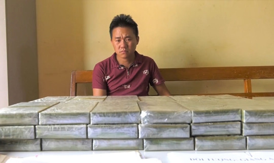 Bắt giữ đối tượng vận chuyển 41 bánh heroin