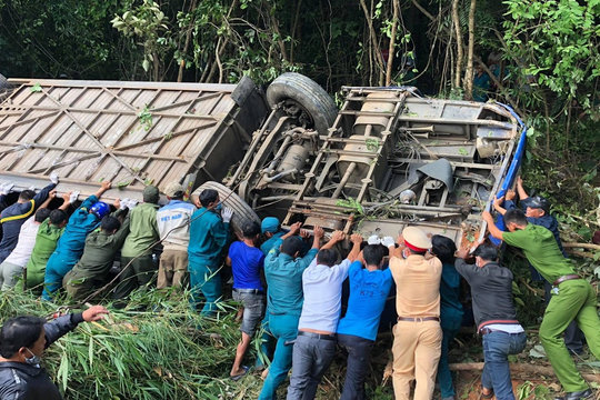 Tai nạn thảm khốc 5 người chết ở Kon Tum: Tài xế không giảm tốc độ dù hành khách nhắc nhở