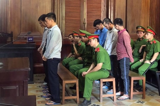 Án chung thân cho nam thanh niên đâm chết bé trai vì bênh cha